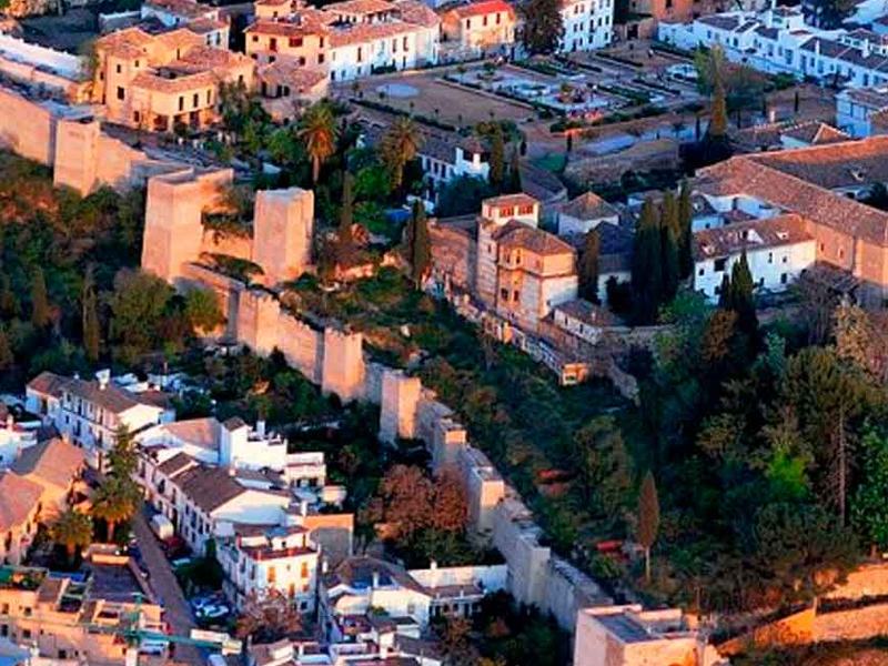 Blick auf das Albaicín-Viertel in Granada