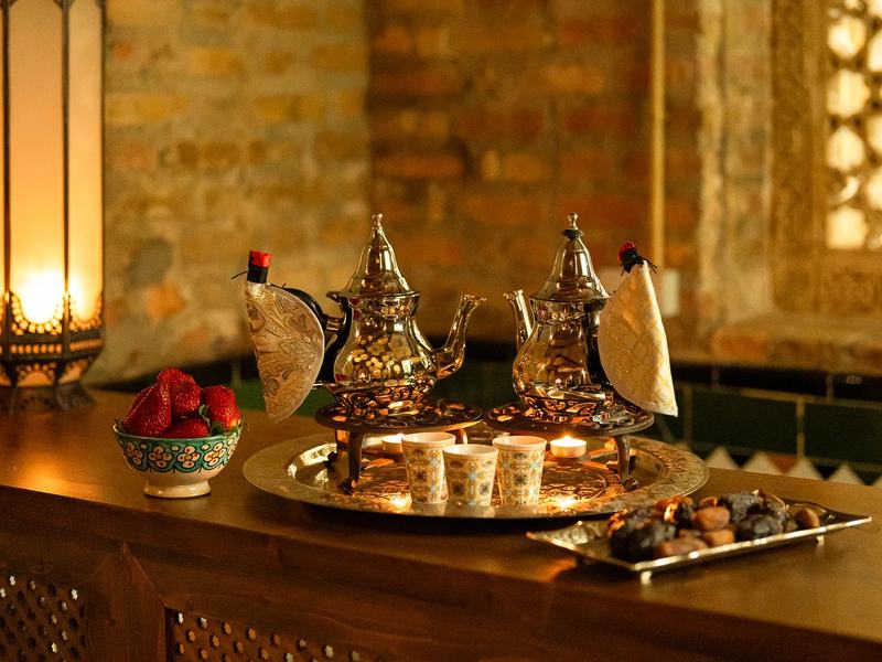 Tee im Ruhebereich des Hammam Palacio Nazarí