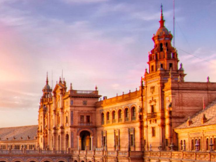 Die Plaza de España in Sevilla
