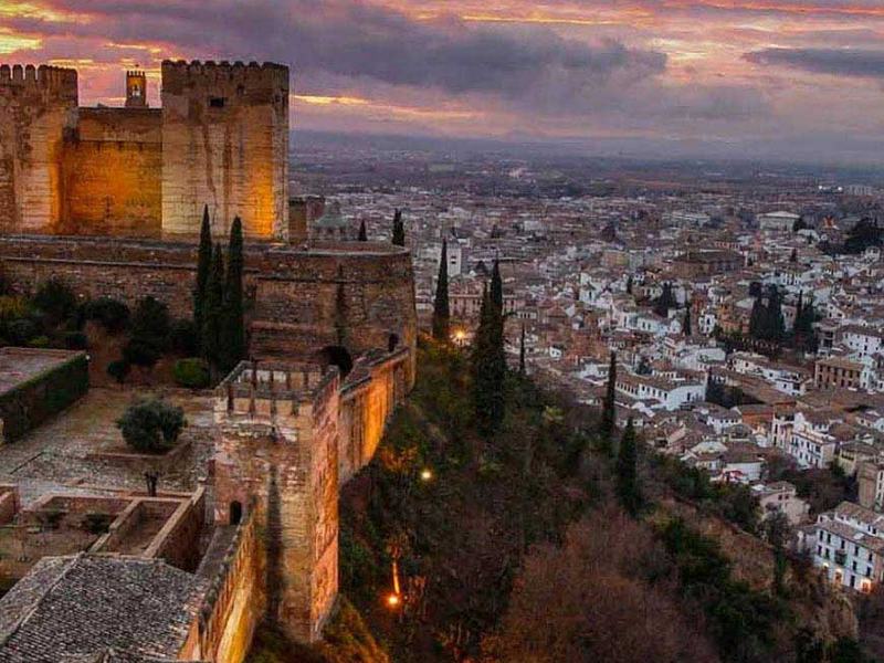 Granada bei Sonnenuntergang, von der Alhambra aus gesehen
